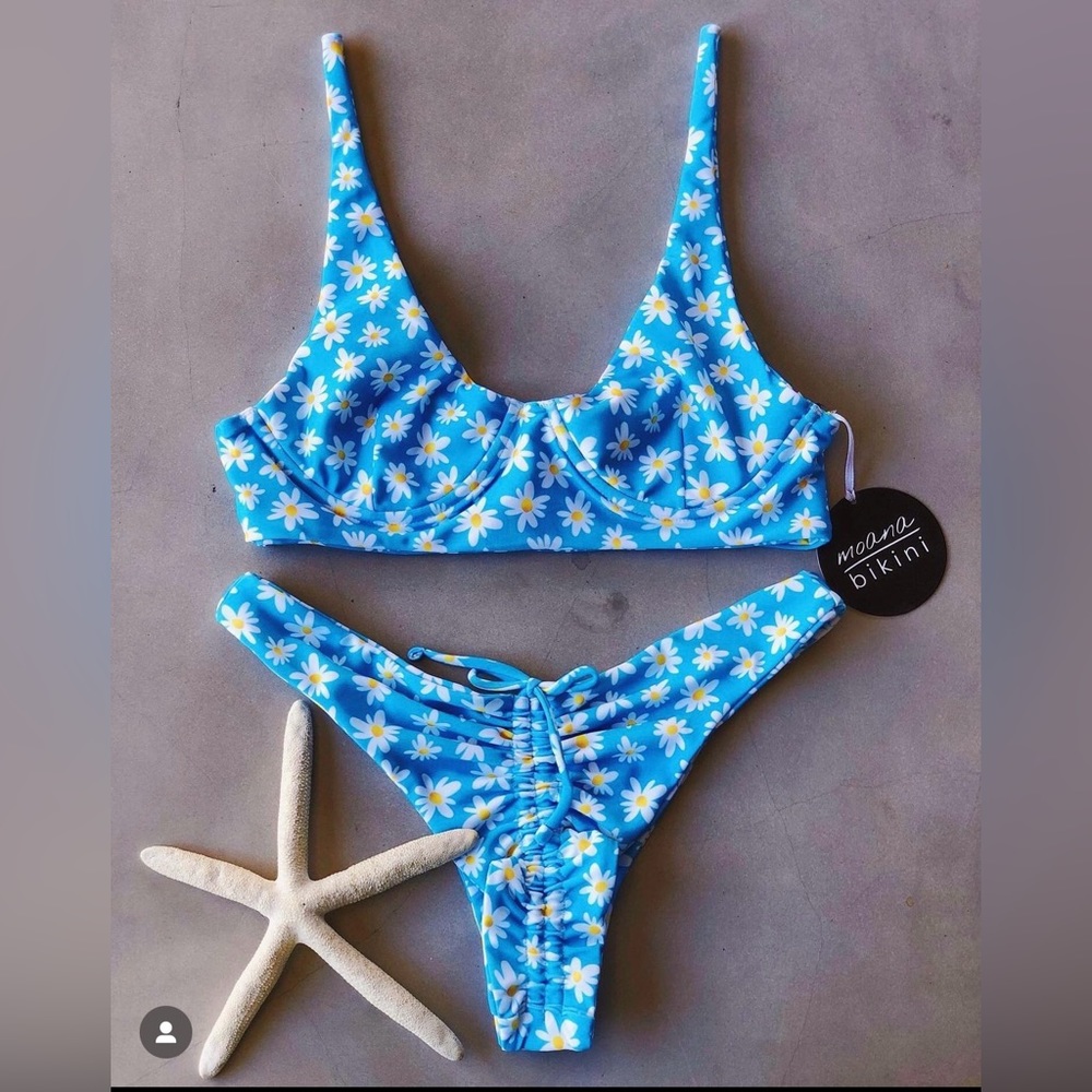 moana bikini daisy set size m